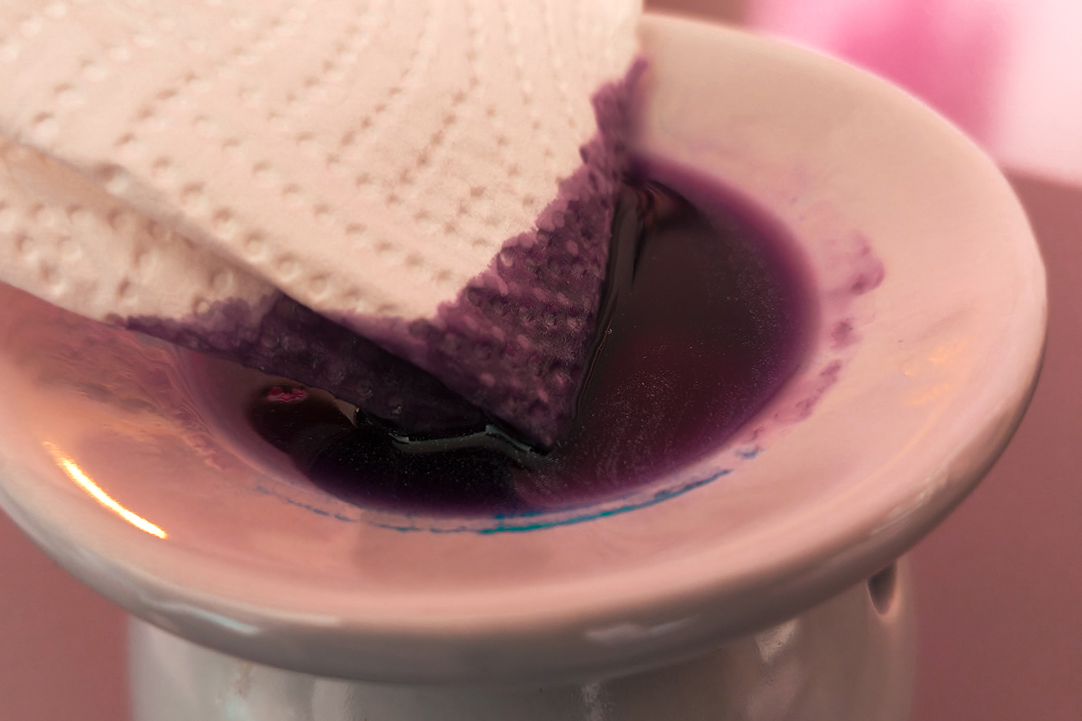 how to clean wax melts with kitchen roll hack